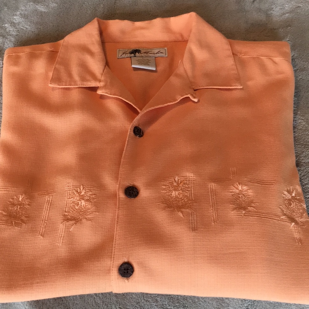 Beautifully made short sleeve shirt.